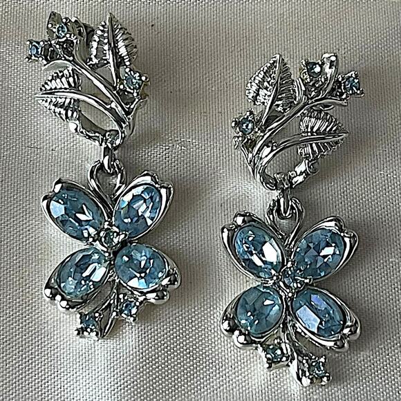Vintage Coro Signed Earrings Ice Blue Faceted Silver Tone Dangle Flower Leaves - Picture 2 of 9